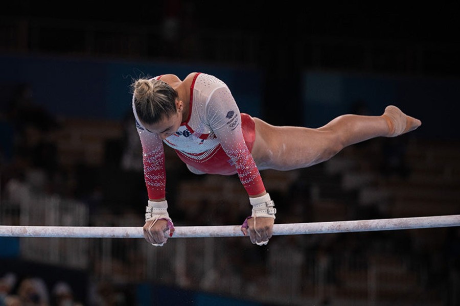 Accessories Team GB | Amelie Morgan Uneven Bars Art Print | The Official Team Gb Shop